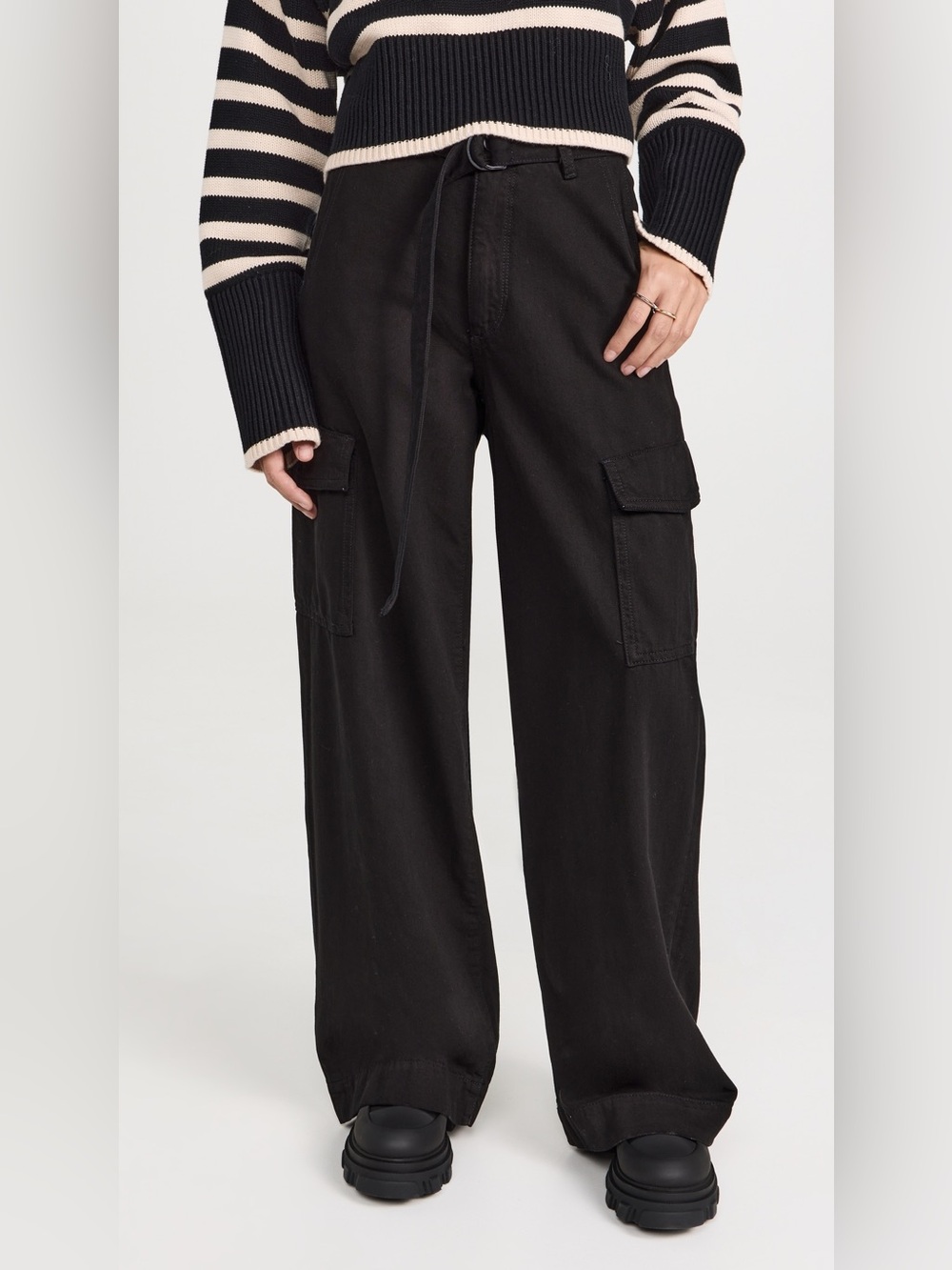NWT DL1961 Zoie Wide Leg Relaxed Vintage Pants in Black Cargo - 28